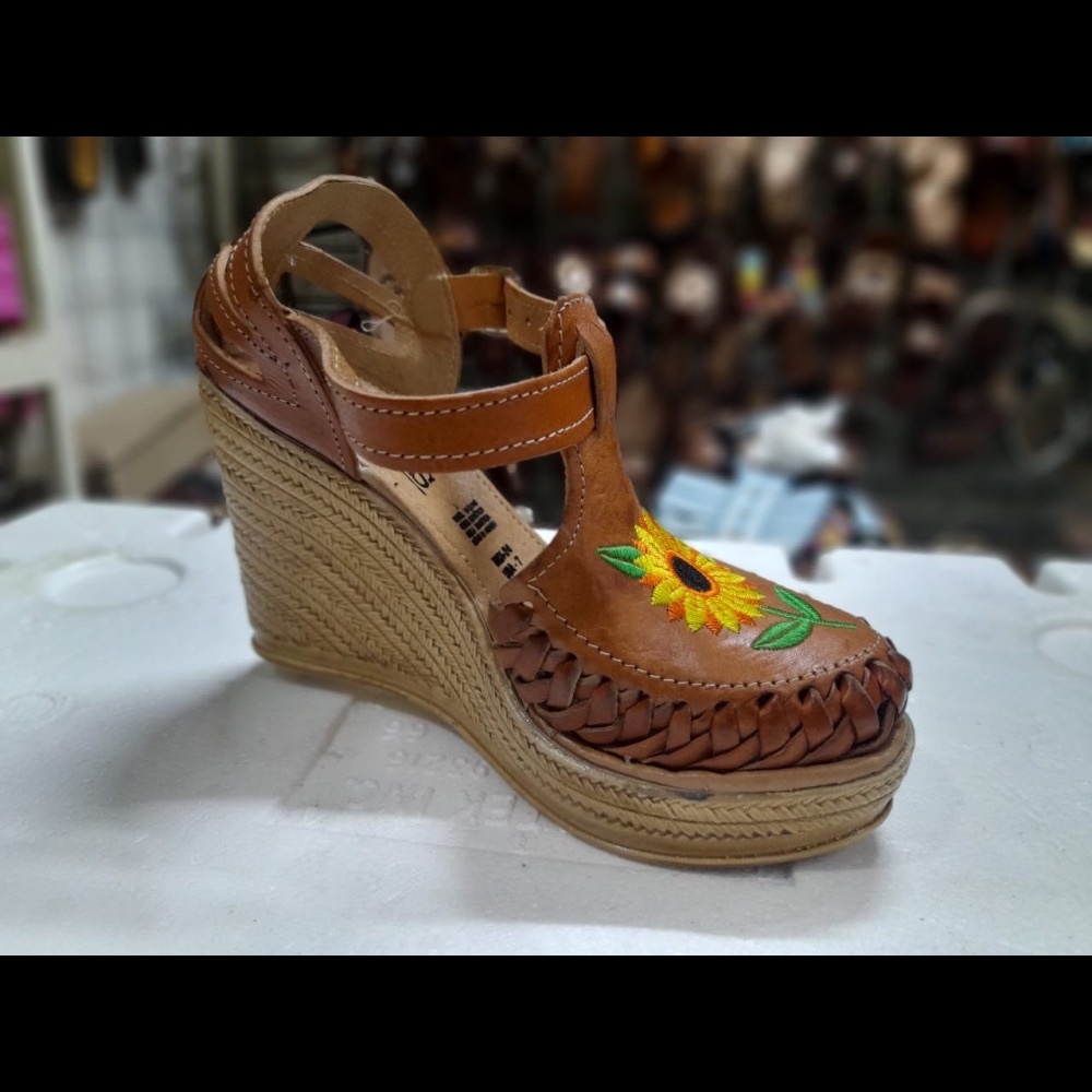 Sun flower sandals heels size 6
